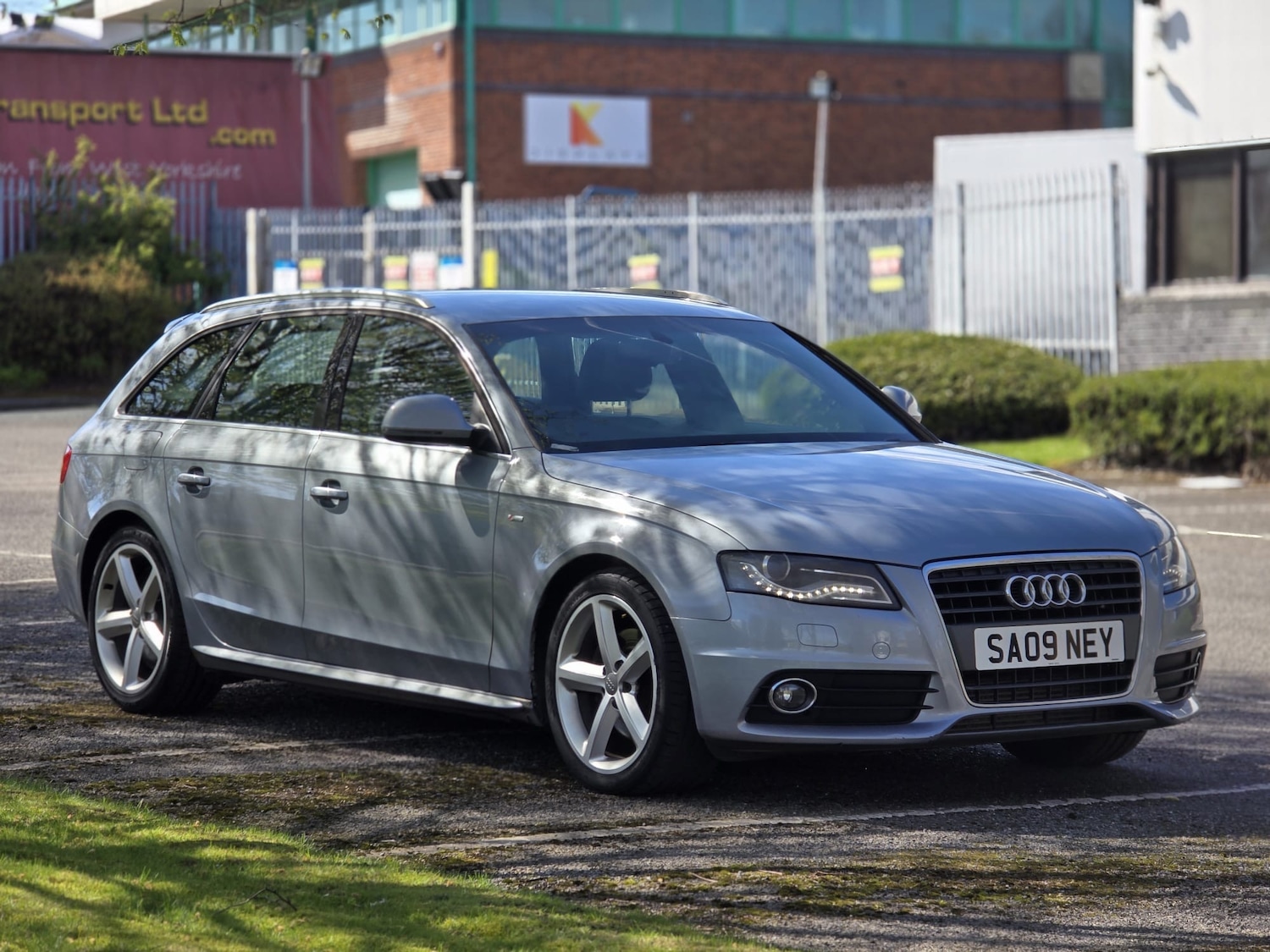 Used Audi A4 2009 for sale - 78187358: Photo 4