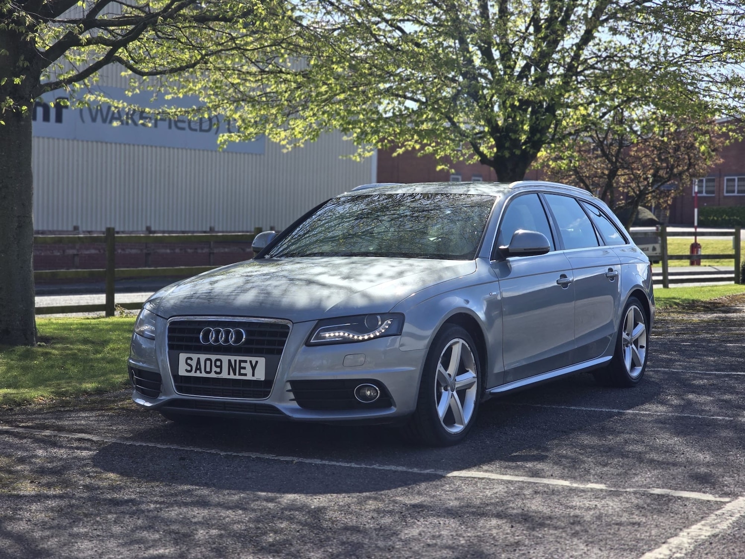 Used Audi A4 2009 for sale - 78187358: Photo 5