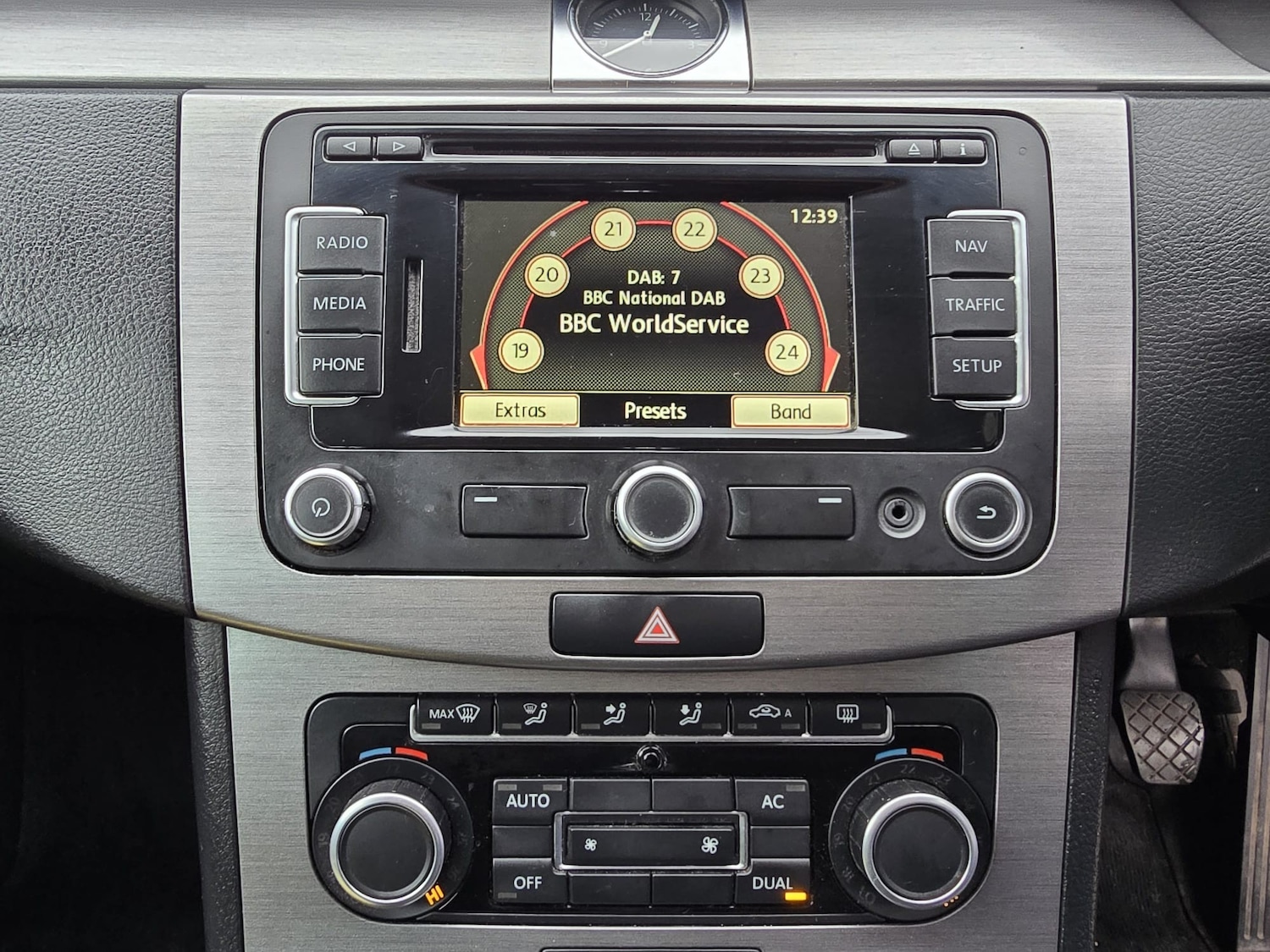 Used Volkswagen Passat 2011 for sale - 77631394: Photo 15