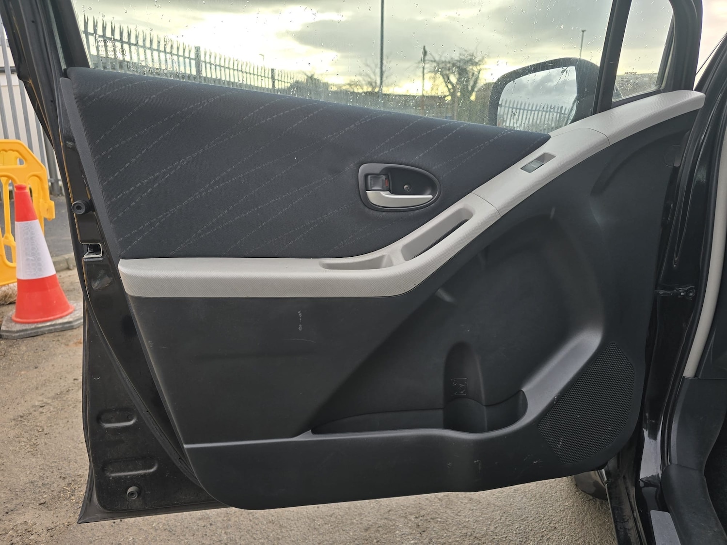 Used Toyota Yaris 2008 for sale - 77350448: Photo 29