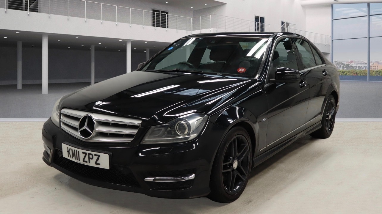 Used Mercedes-Benz C Class 2011 for sale - 77901849: Photo 2