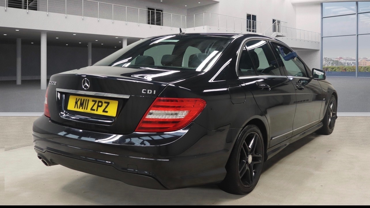 Used Mercedes-Benz C Class 2011 for sale - 77901849: Photo 4