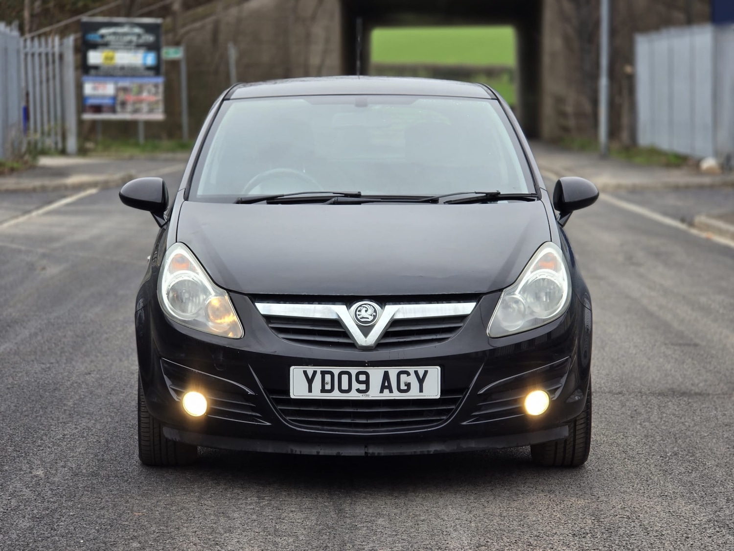 Used Vauxhall Corsa 2009 for sale - 77062083: Photo 3