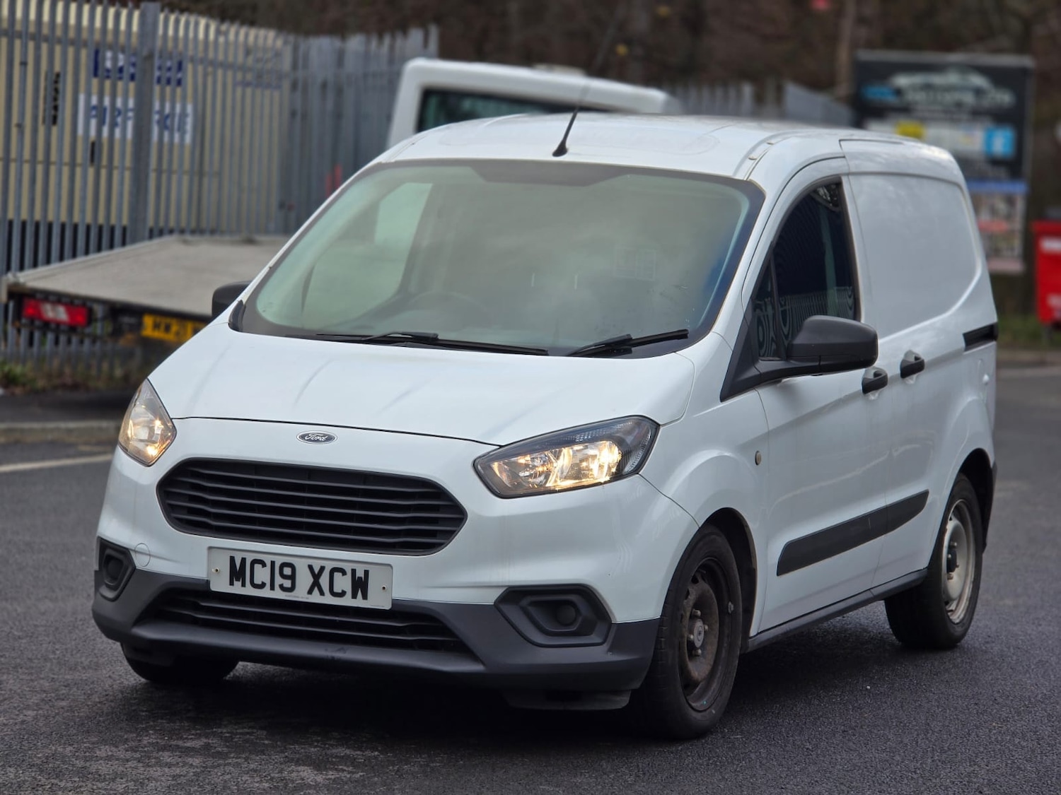 Used Ford Transit Courier 2019 for sale - 77336636: Photo 2