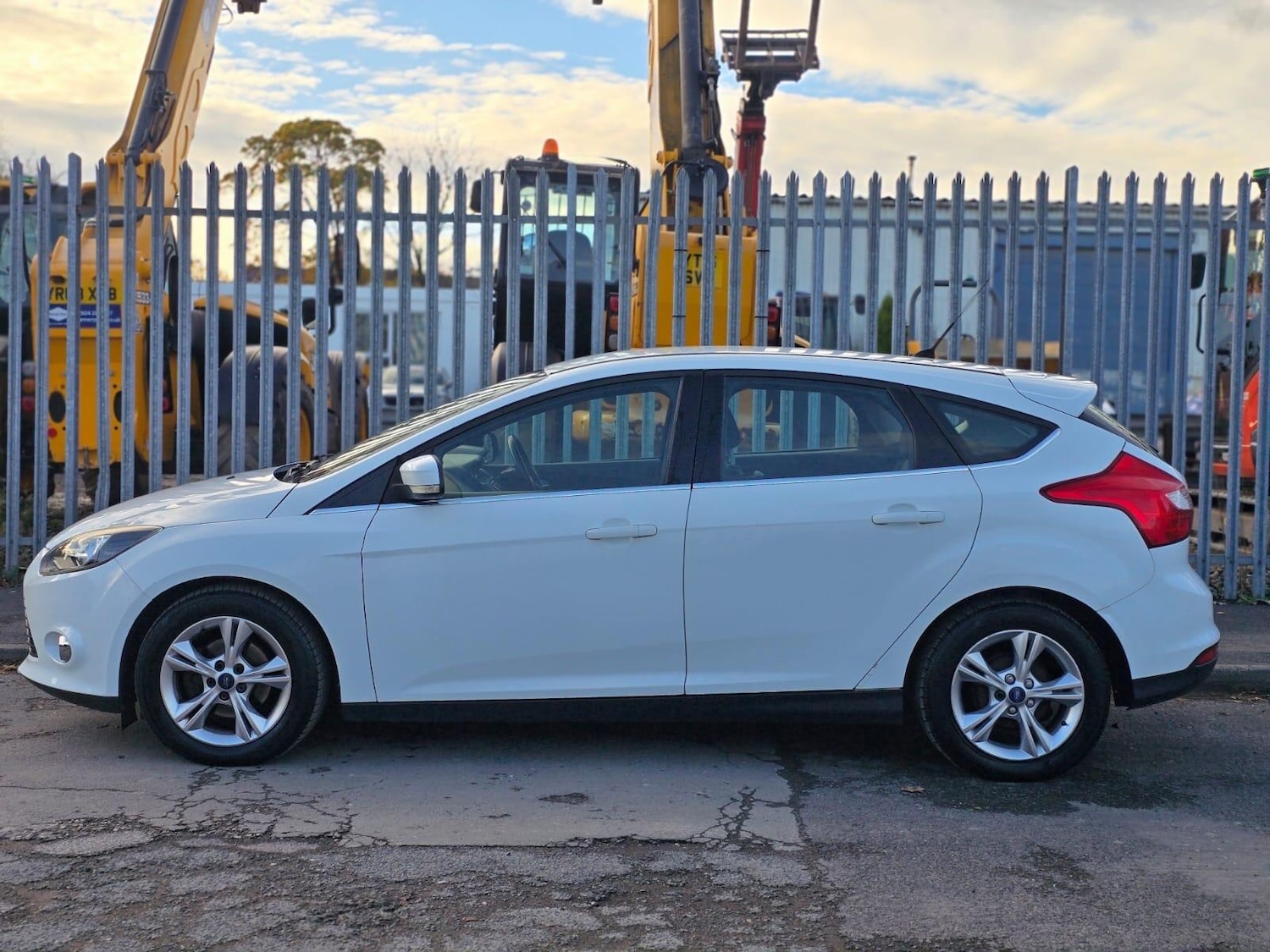Used Ford Focus 2012 for sale - 76388076: Photo 12