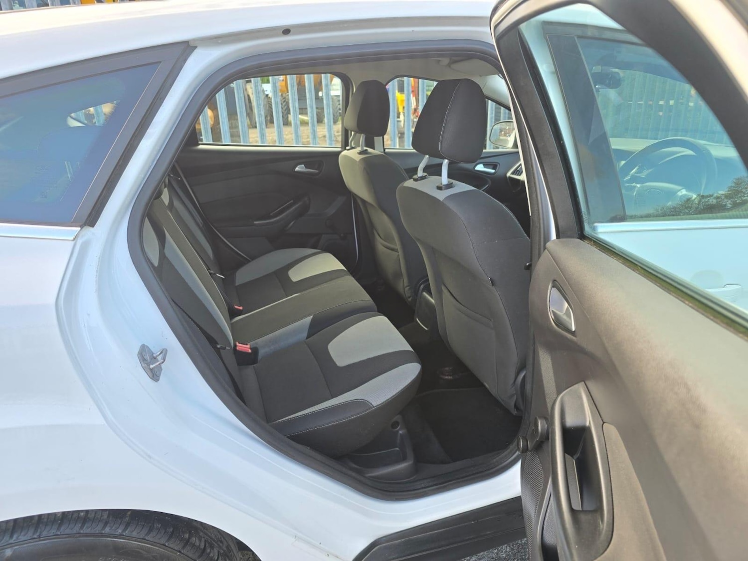 Used Ford Focus 2012 for sale - 76388076: Photo 26