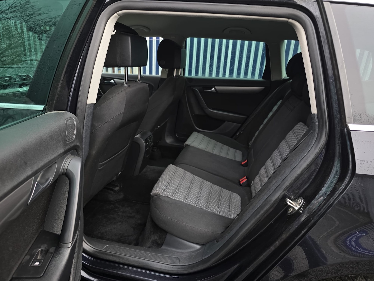 Used Volkswagen Passat 2011 for sale - 77218330: Photo 28