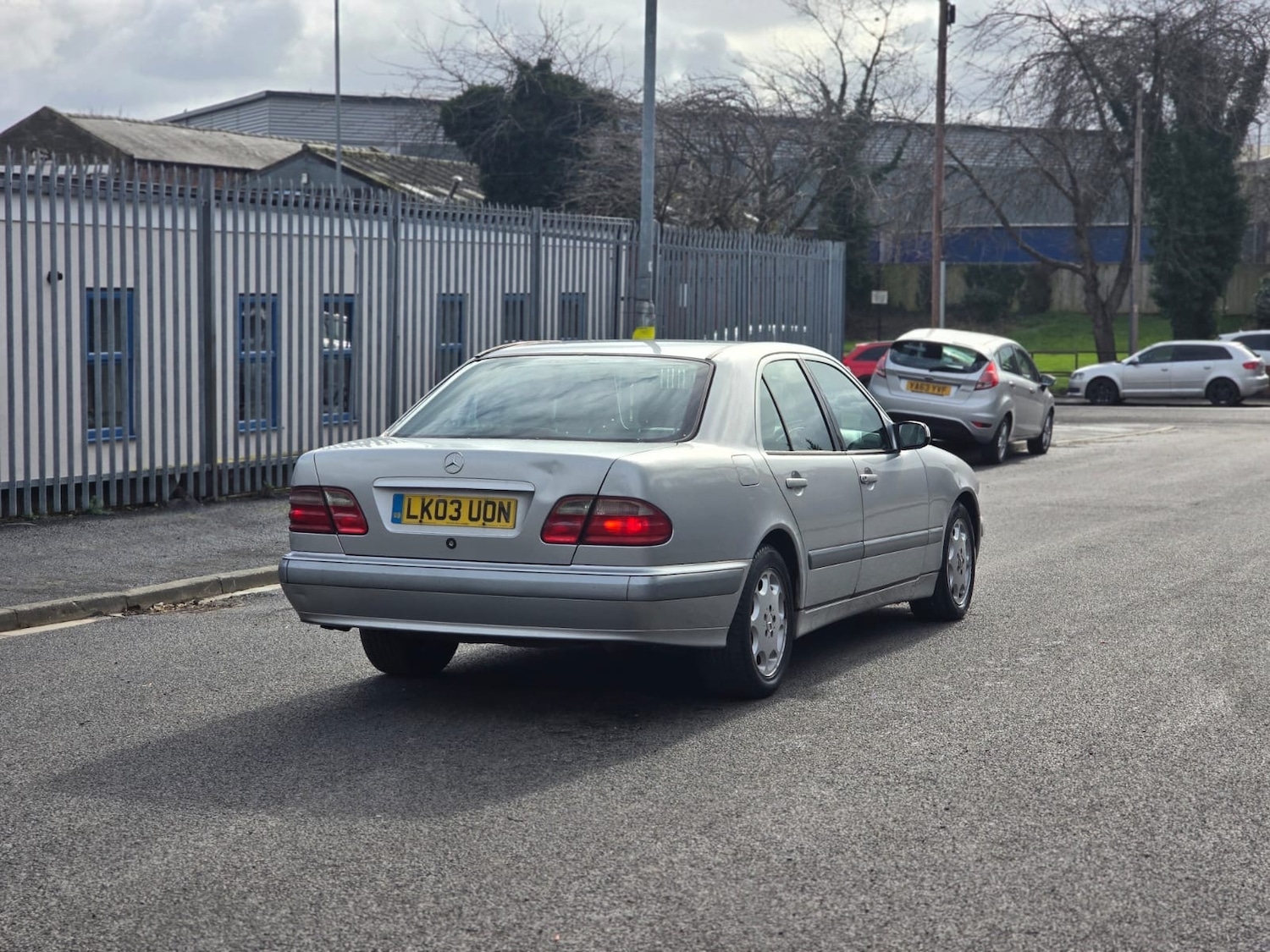 Used Mercedes-Benz E Class 2003 for sale - 77631395: Photo 10