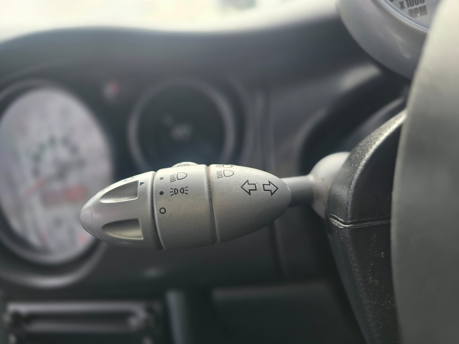 Used Mercedes-Benz E Class 2003 for sale - 77631395: Photo 12