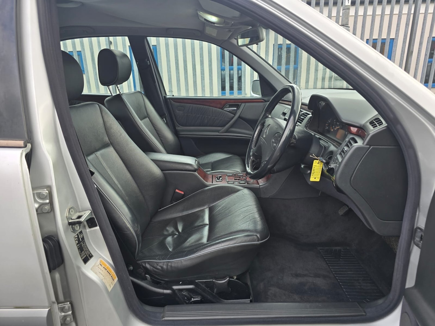 Used Mercedes-Benz E Class 2003 for sale - 77631395: Photo 13