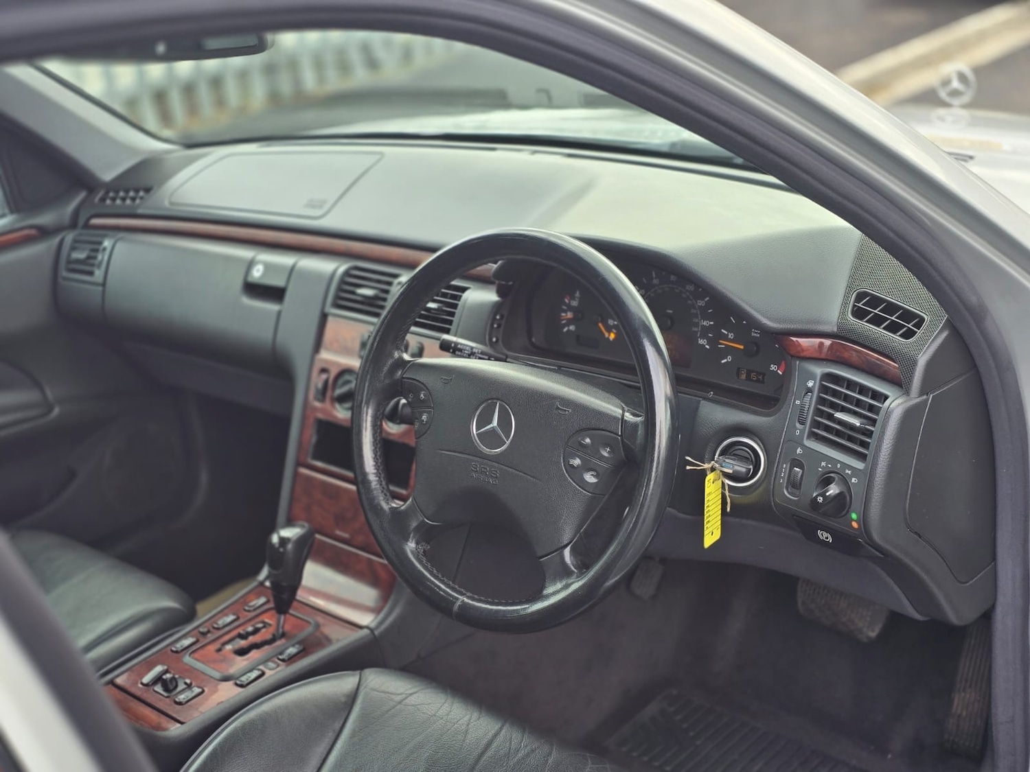 Used Mercedes-Benz E Class 2003 for sale - 77631395: Photo 16