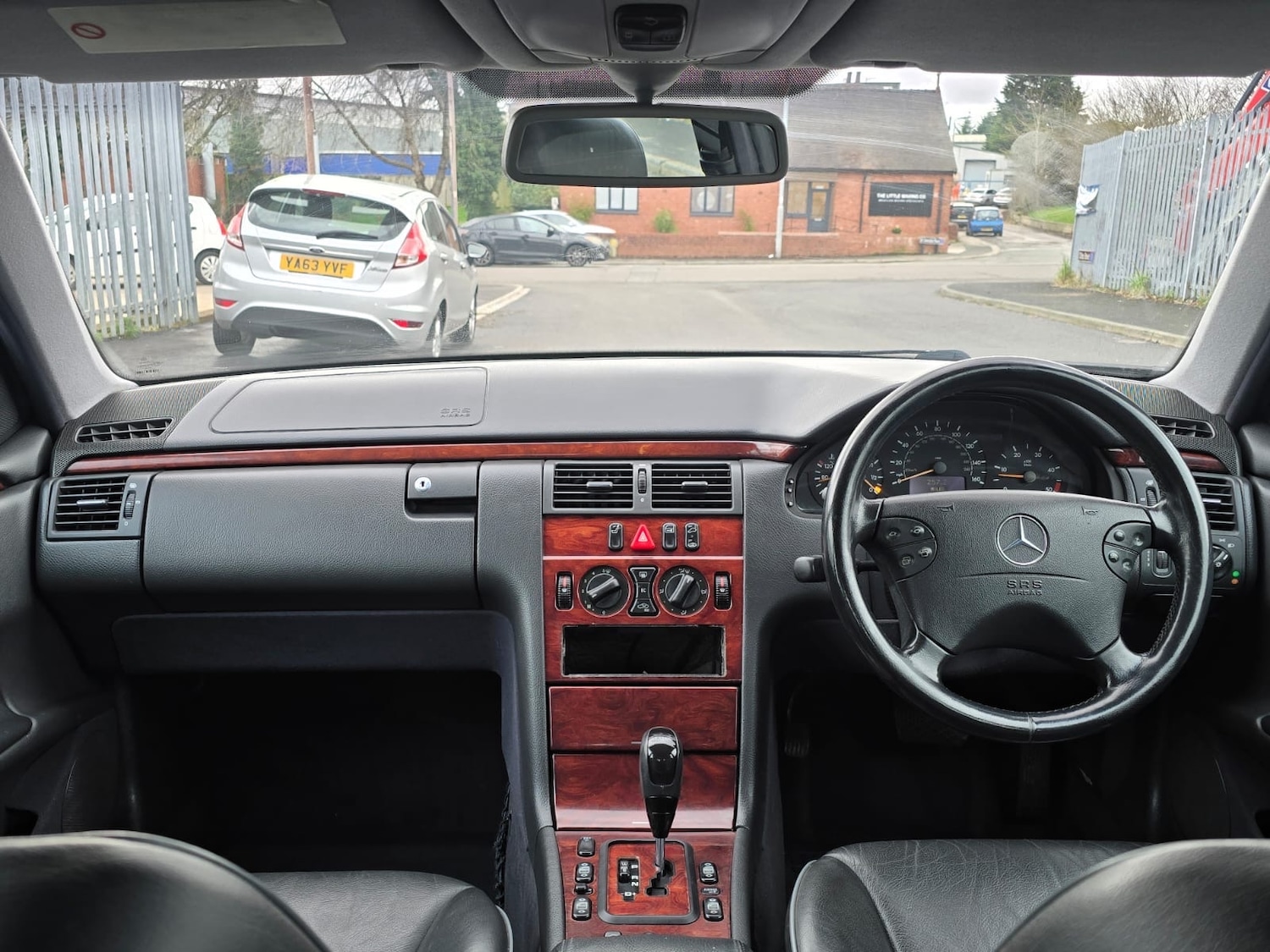 Used Mercedes-Benz E Class 2003 for sale - 77631395: Photo 23