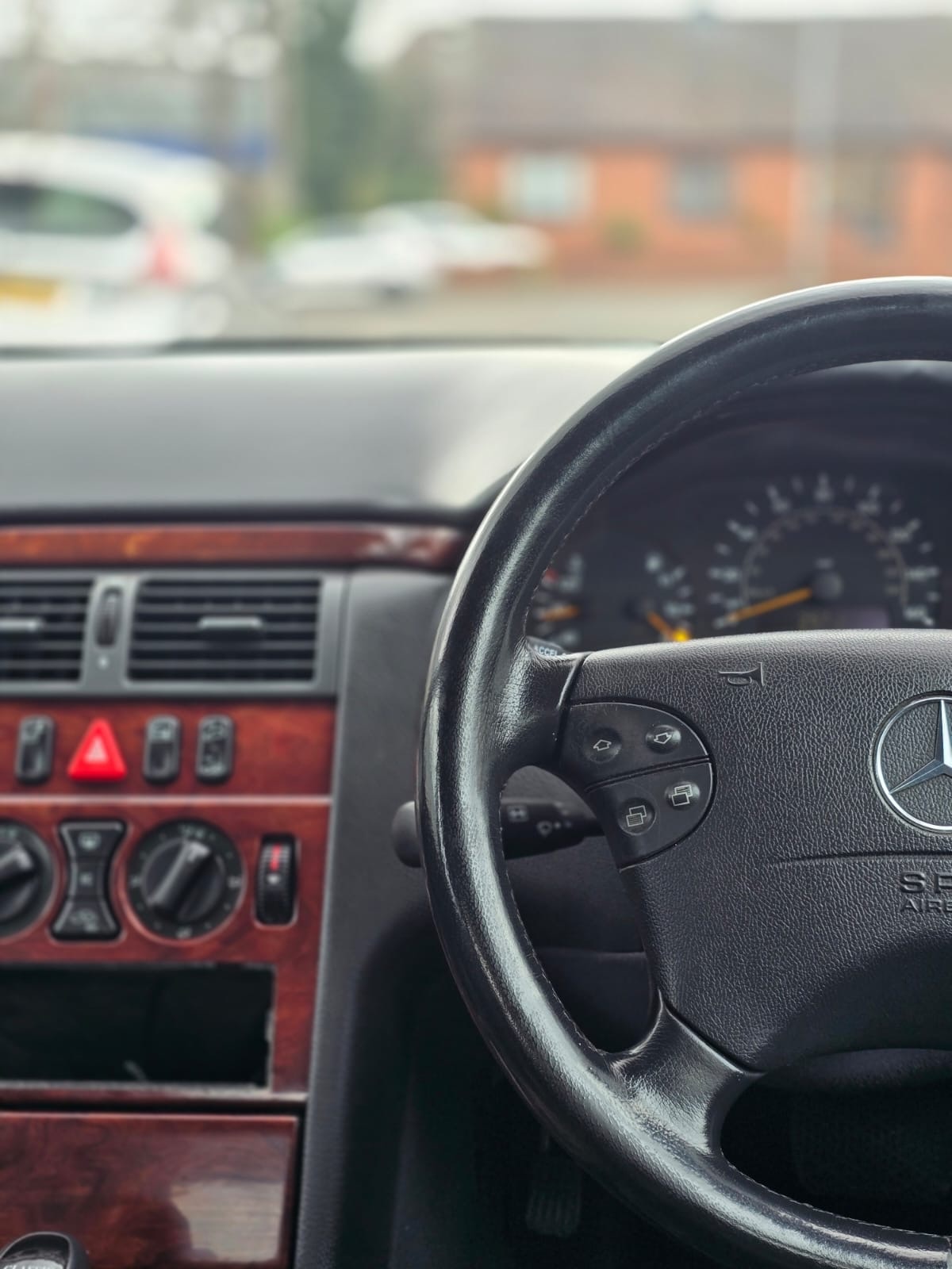 Used Mercedes-Benz E Class 2003 for sale - 77631395: Photo 26