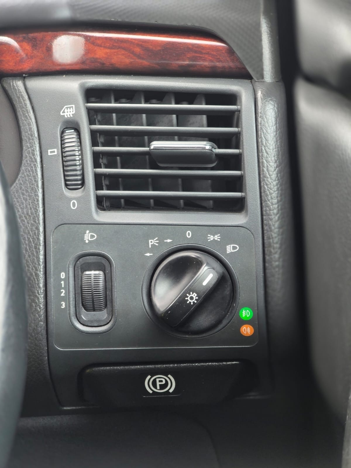 Used Mercedes-Benz E Class 2003 for sale - 77631395: Photo 30