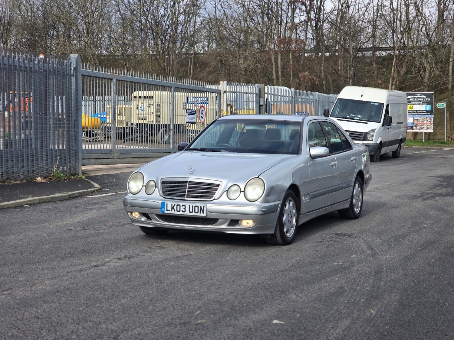 Used Mercedes-Benz E Class 2003 for sale - 77631395: Photo 4