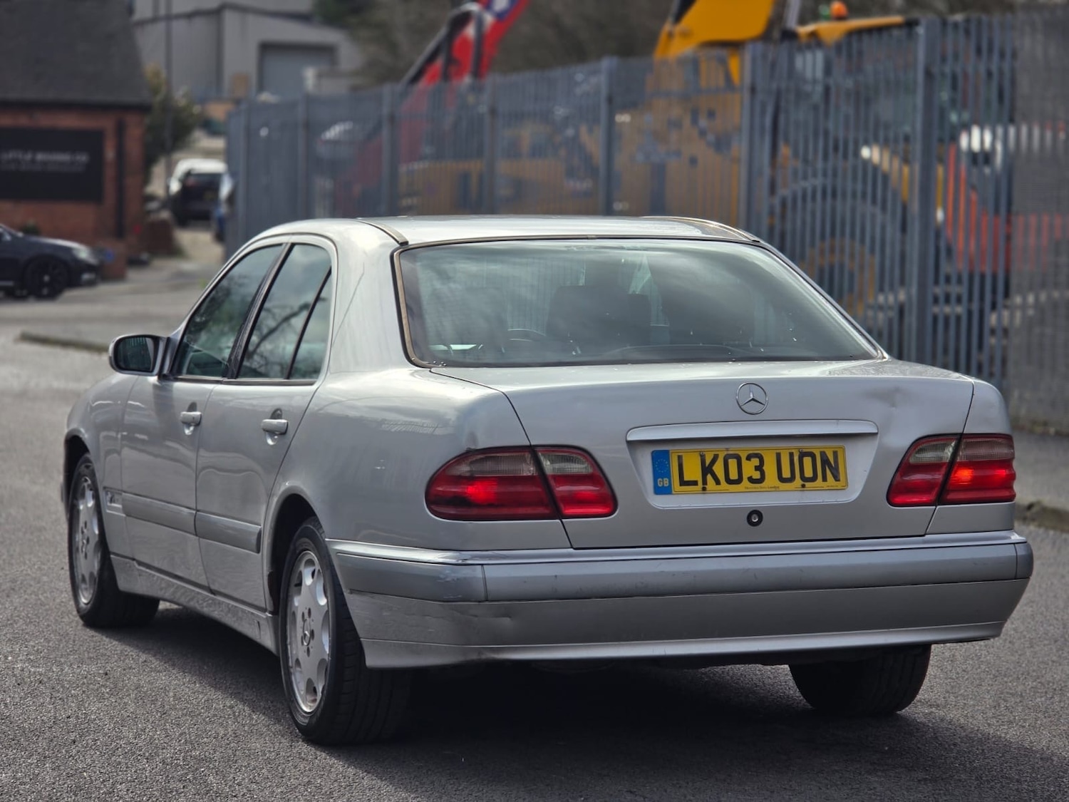 Used Mercedes-Benz E Class 2003 for sale - 77631395: Photo 9