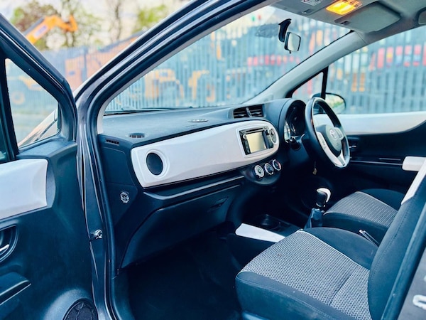 Used Toyota Yaris 2013 for sale - 76251343: Photo 30