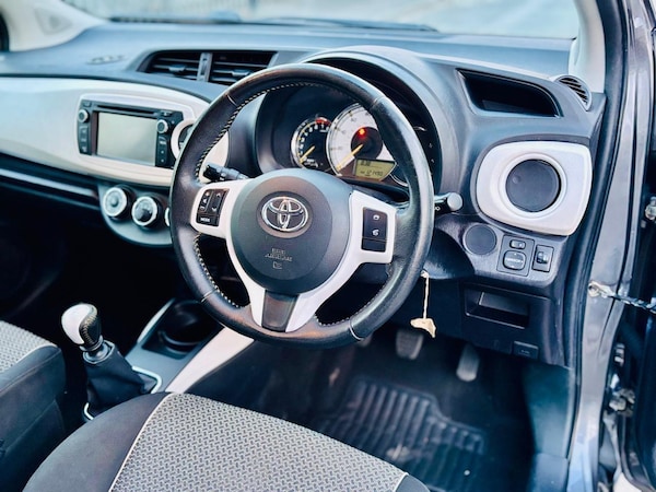 Used Toyota Yaris 2013 for sale - 76251343: Photo 53