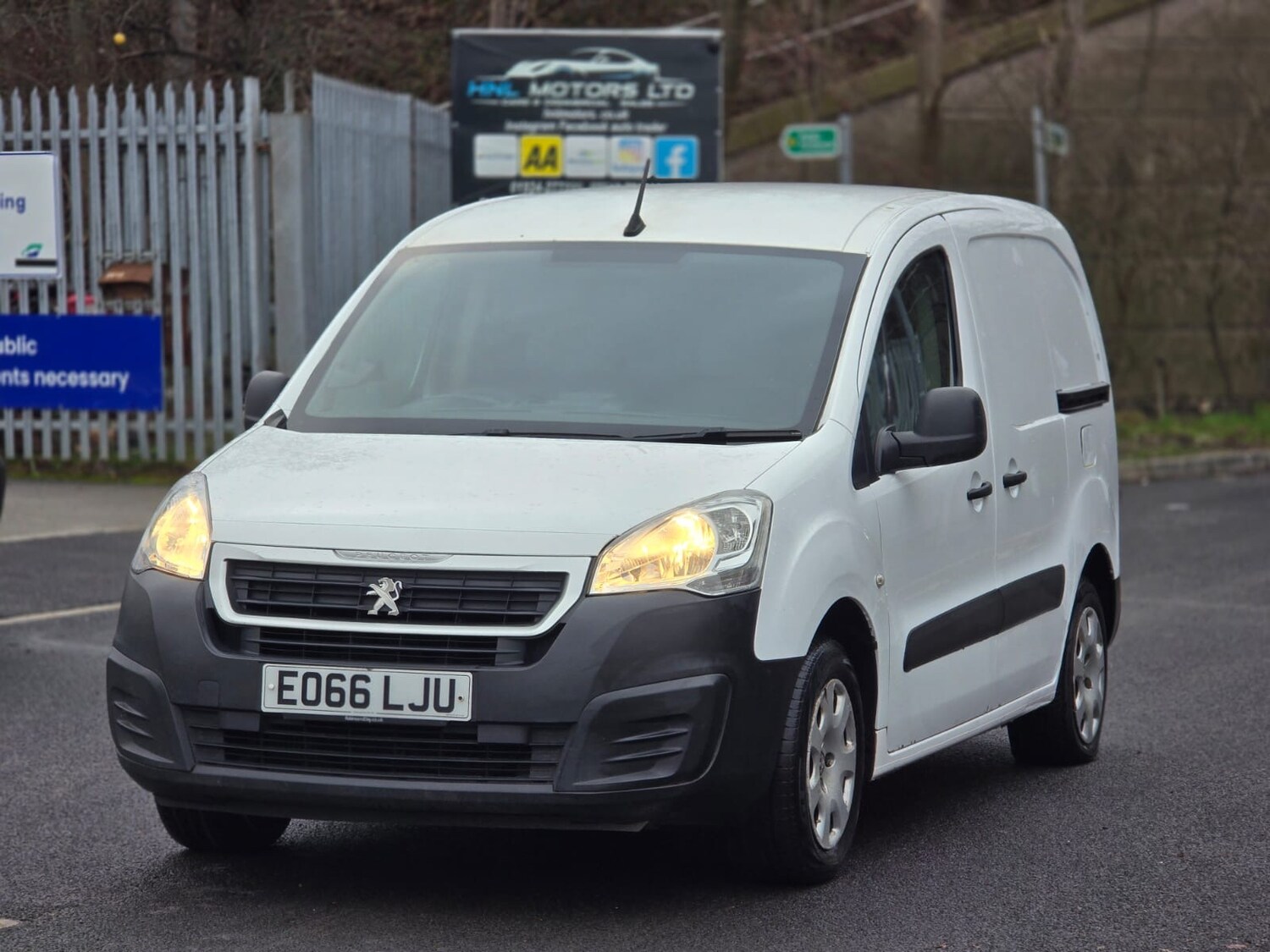 Used Peugeot Partner 2016 for sale - 77336849: Photo 18