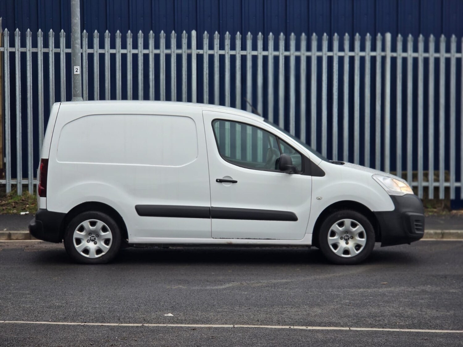 Used Peugeot Partner 2016 for sale - 77336849: Photo 4