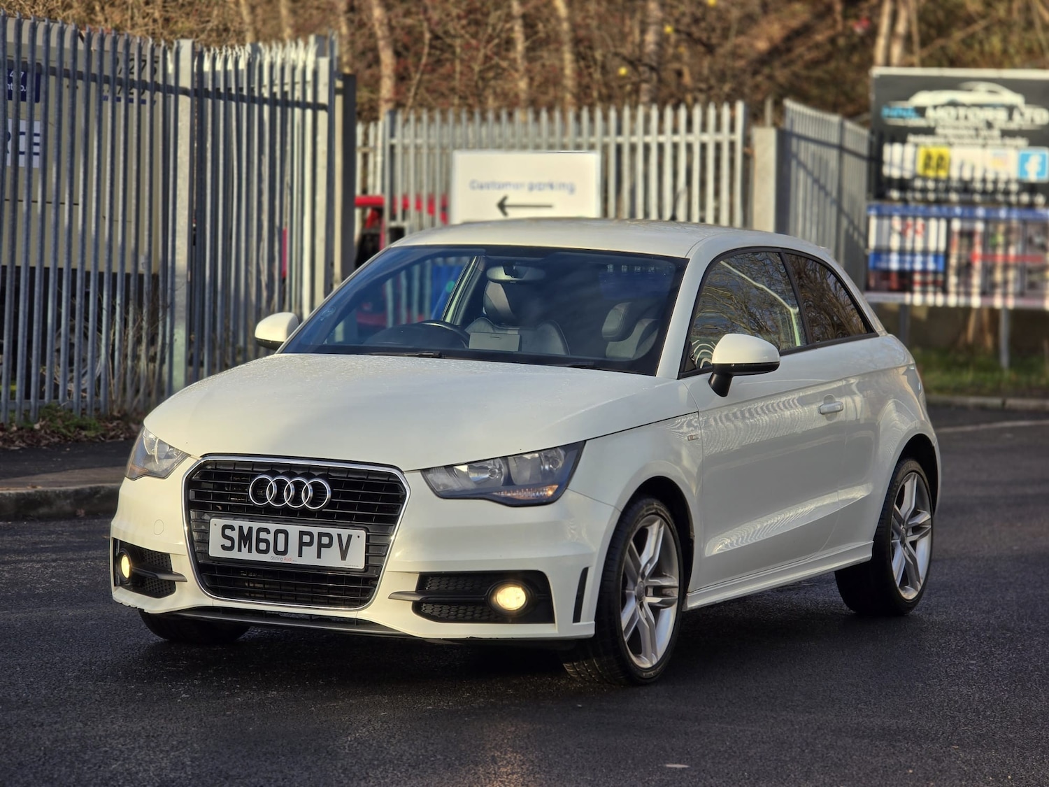 Used Audi A1 2010 for sale - 77641789: Photo 2
