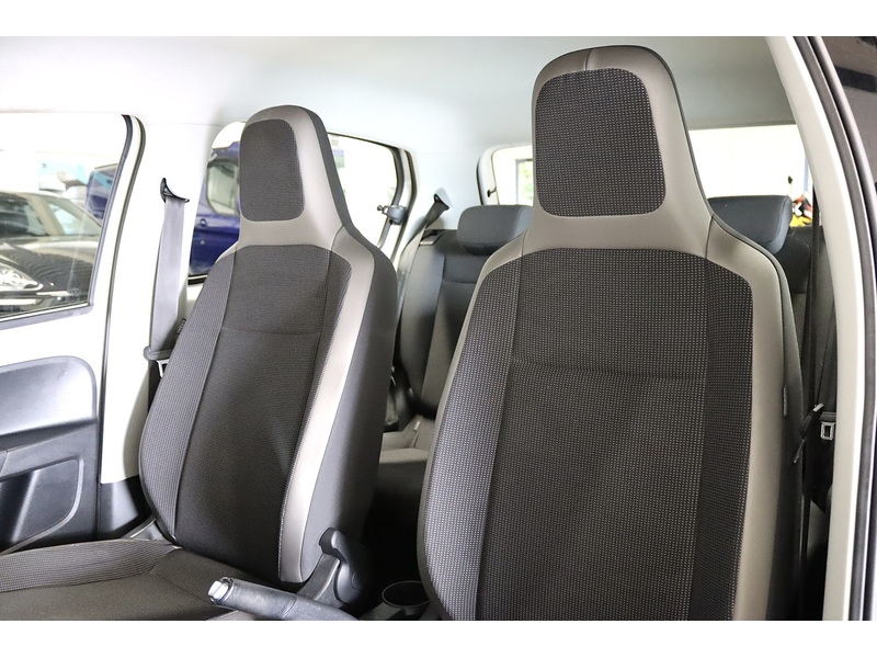 Used Volkswagen up! 2014 for sale - 76531674: Photo 15