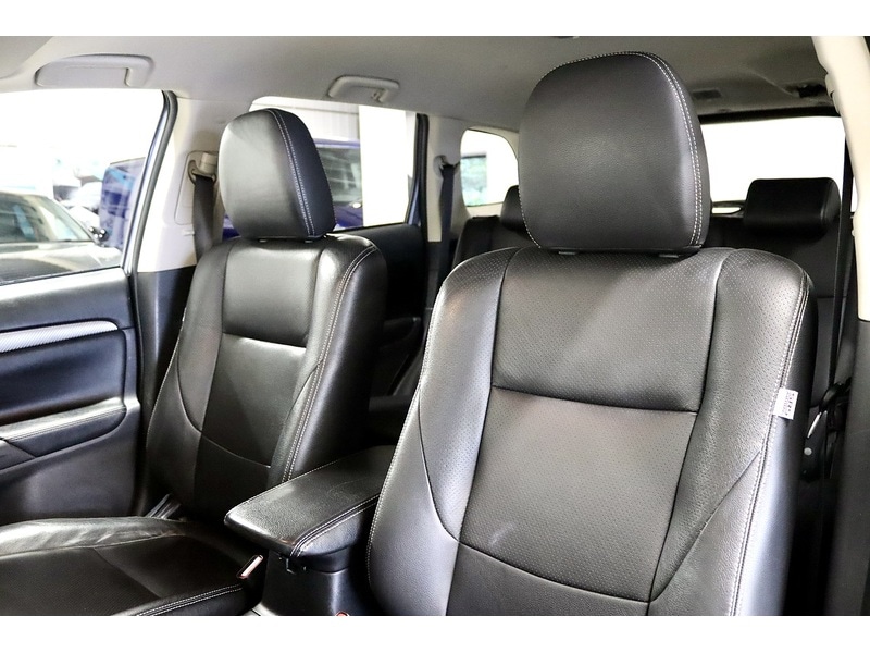 Used Mitsubishi Outlander 2015 for sale - 76859867: Photo 8