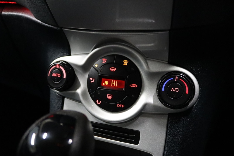 Used Ford Fiesta 2011 for sale - 77423051: Photo 26