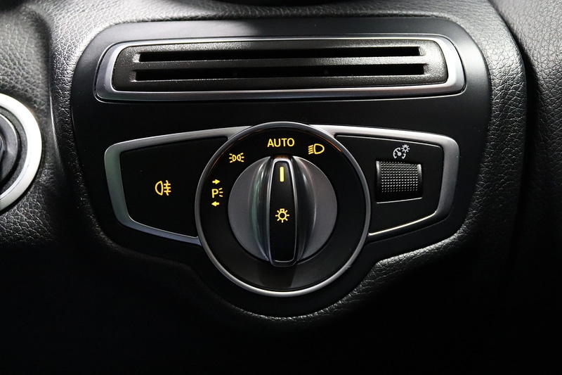 Used Mercedes-Benz C Class 2017 for sale - 77379238: Photo 34