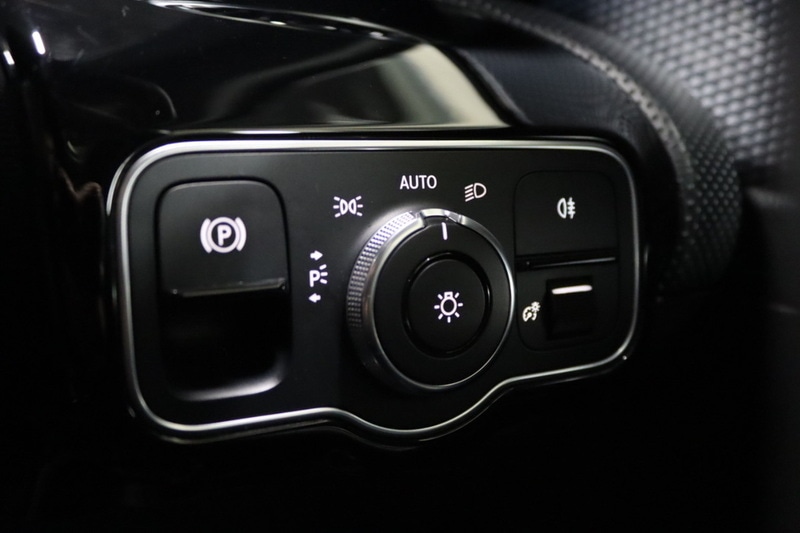 Used Mercedes-Benz A-Class 2018 for sale - 77365295: Photo 28