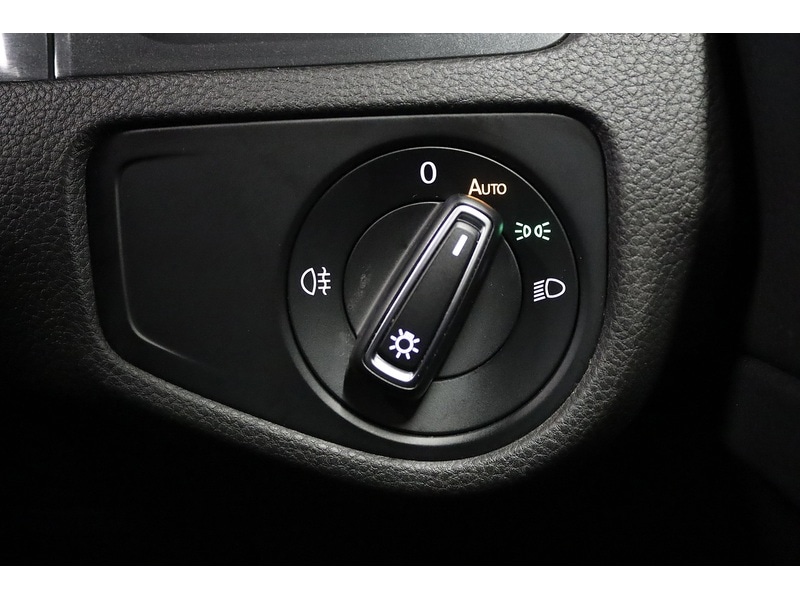 Used Volkswagen Golf 2019 for sale - 76778018: Photo 31