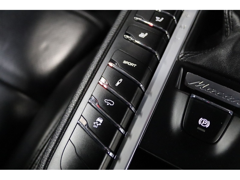 Used Porsche Macan 2016 for sale - 76531641: Photo 31