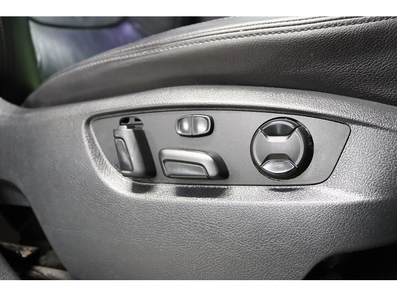 Used Volkswagen Touareg 2017 for sale - 76778010: Photo 19