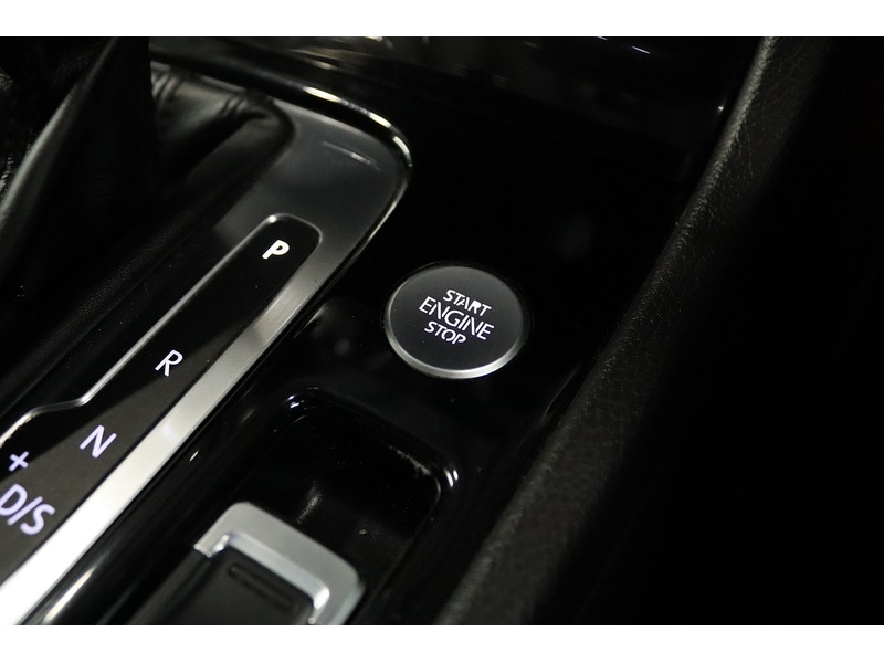 Used Volkswagen Touareg 2017 for sale - 76778010: Photo 35