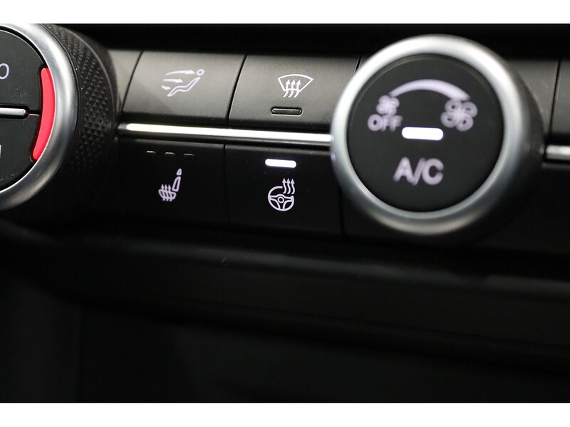 Used Alfa Romeo Giulia for sale - 76531682: Photo 35