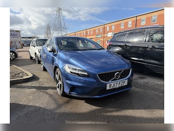 Used Volvo V40 2017 for sale - 77880667: Photo