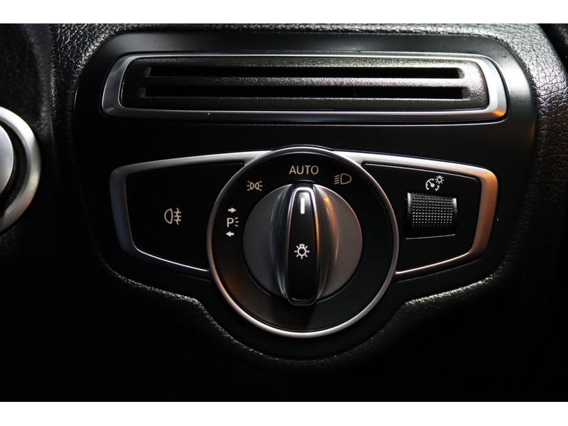 Used Mercedes-Benz GLC 2018 for sale - 76531658: Photo 34