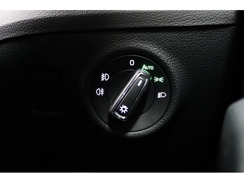 Used Skoda Superb 2017 for sale - 77208554: Photo 35