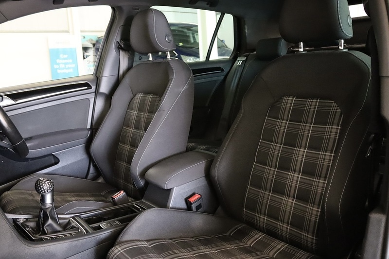 Used Volkswagen Golf 2015 for sale - 77917300: Photo 20