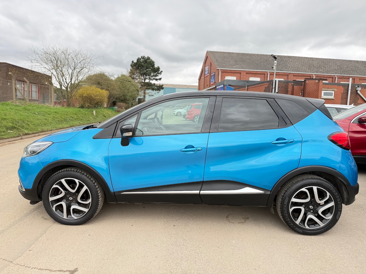 Used Renault Captur 2015 for sale - 77822424: Photo 4