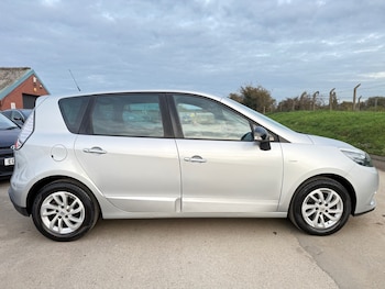 Used Renault Scenic 2015 for sale - 76347321: Photo