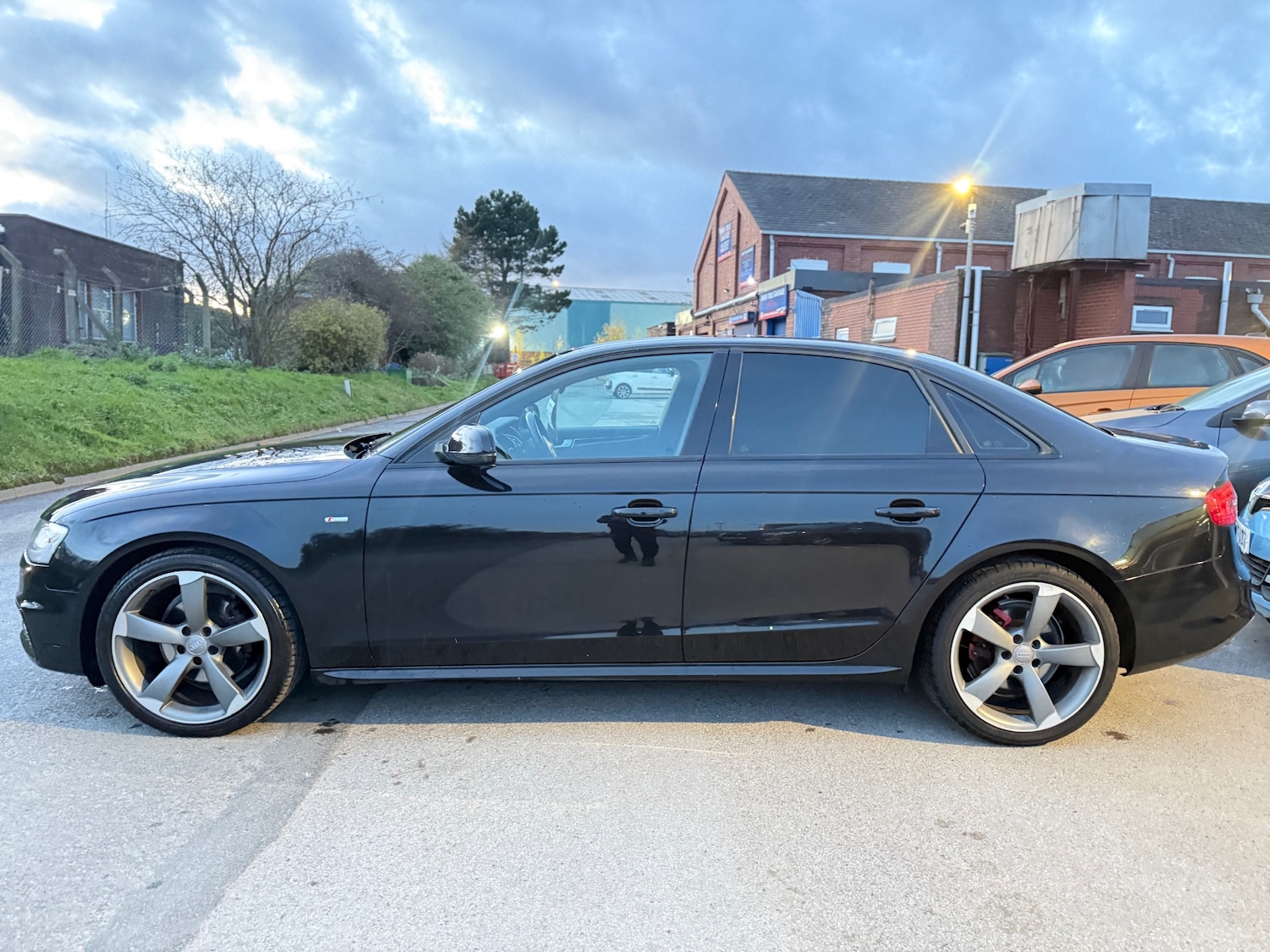 Used Audi A4 2014 for sale - 76758800: Photo 4