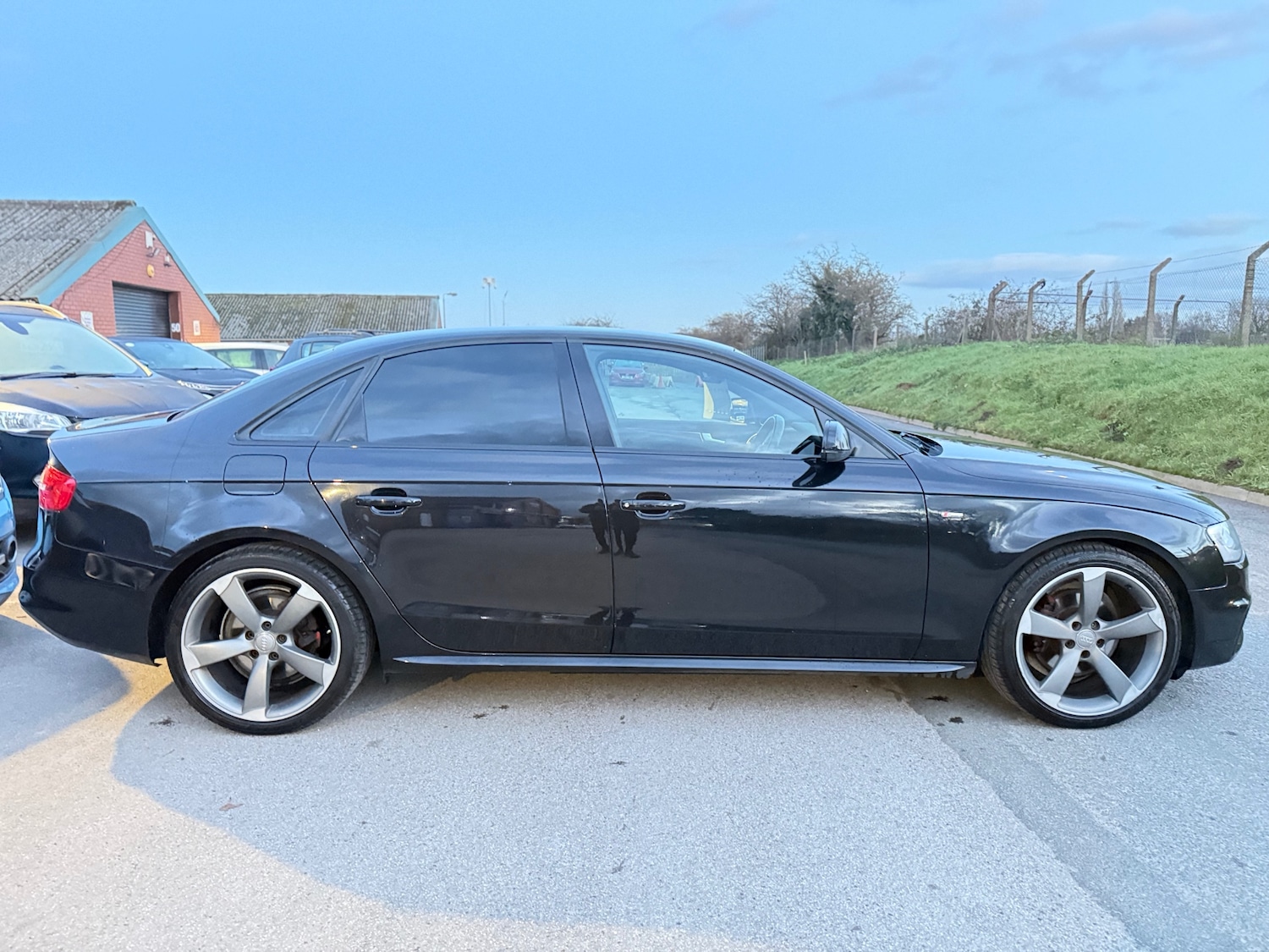 Used Audi A4 2014 for sale - 76758800: Photo 5