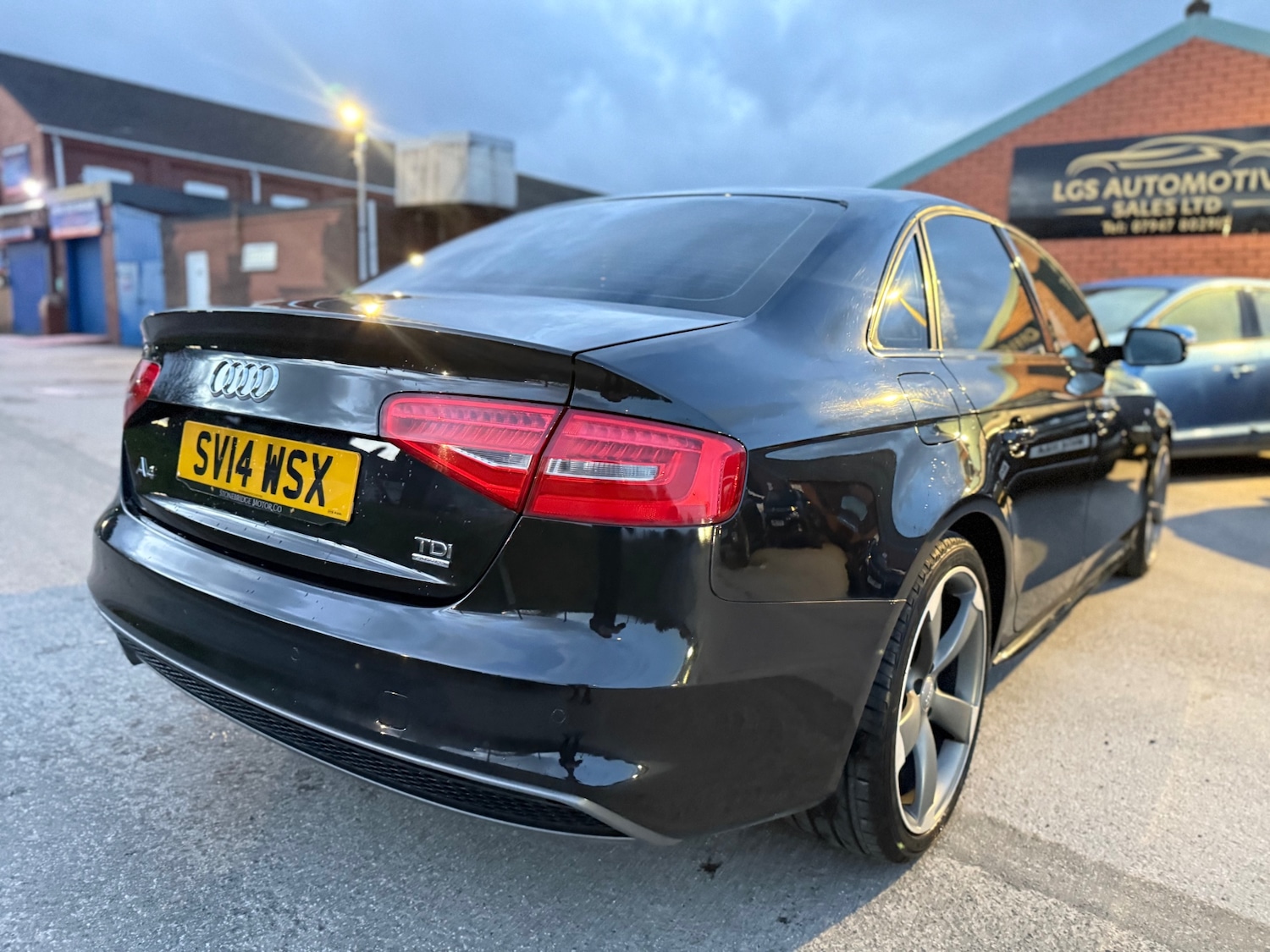 Used Audi A4 2014 for sale - 76758800: Photo 8