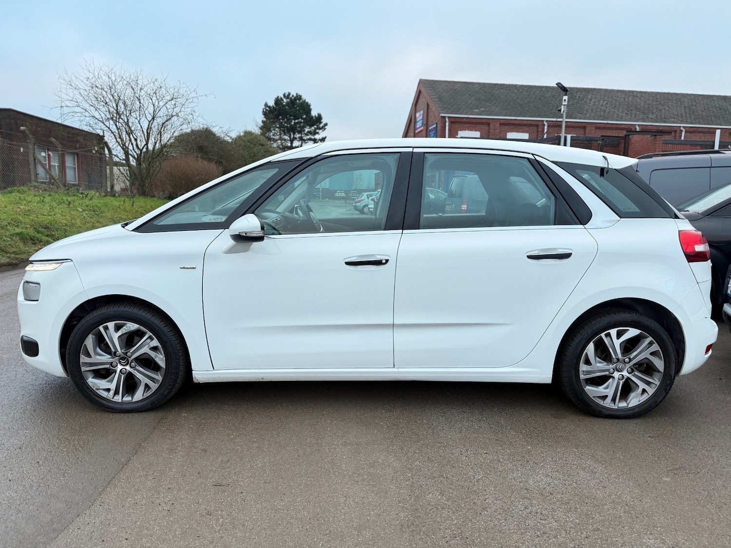 Used Citroen C4 Picasso 2014 for sale - 77228365: Photo 4