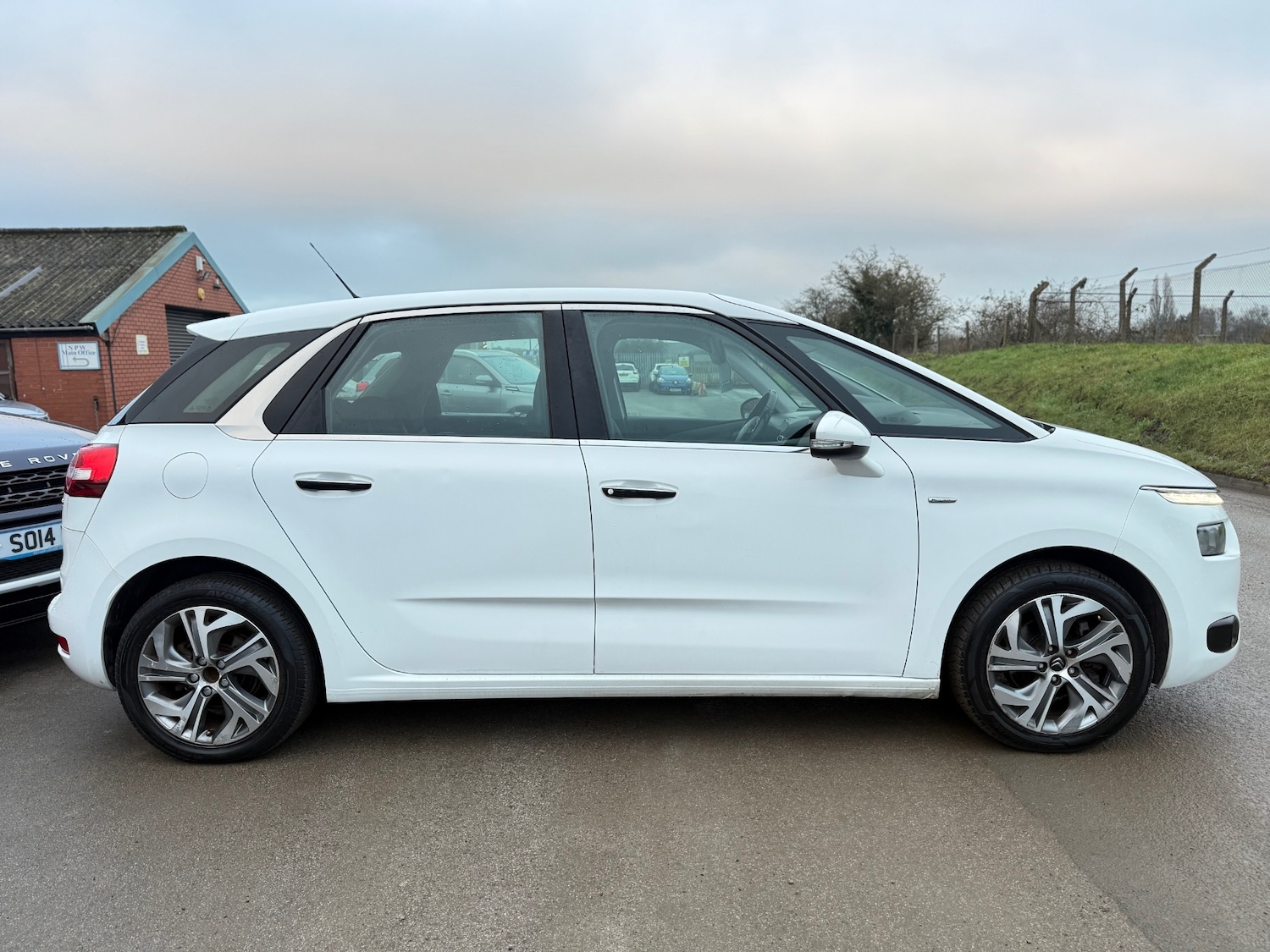 Used Citroen C4 Picasso 2014 for sale - 77228365: Photo 5