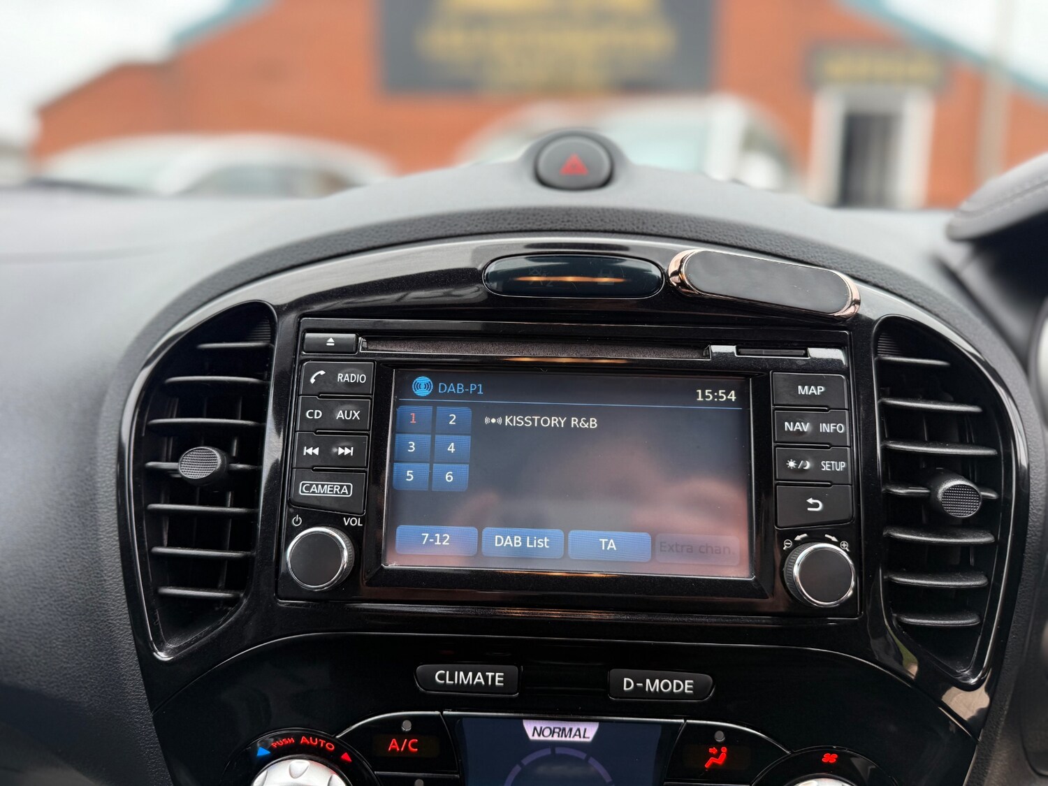 Used Nissan Juke 2015 for sale - 78098503: Photo 17