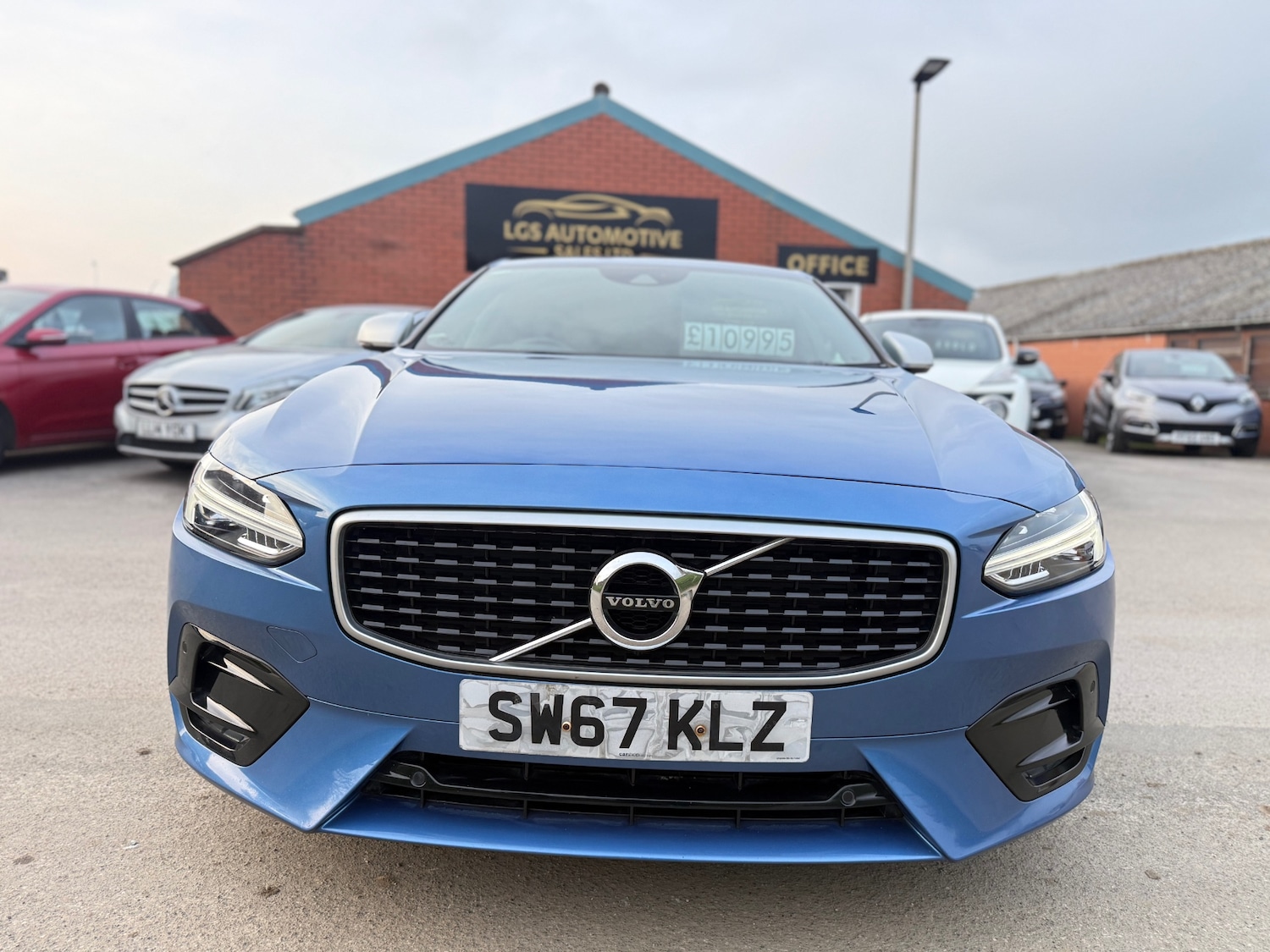 Used Volvo S90 2018 for sale - 77968595: Photo 2