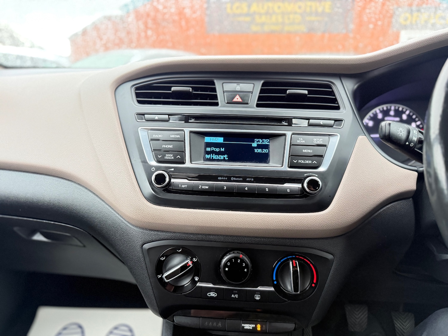 Used Hyundai i20 2015 for sale - 77880920: Photo 11