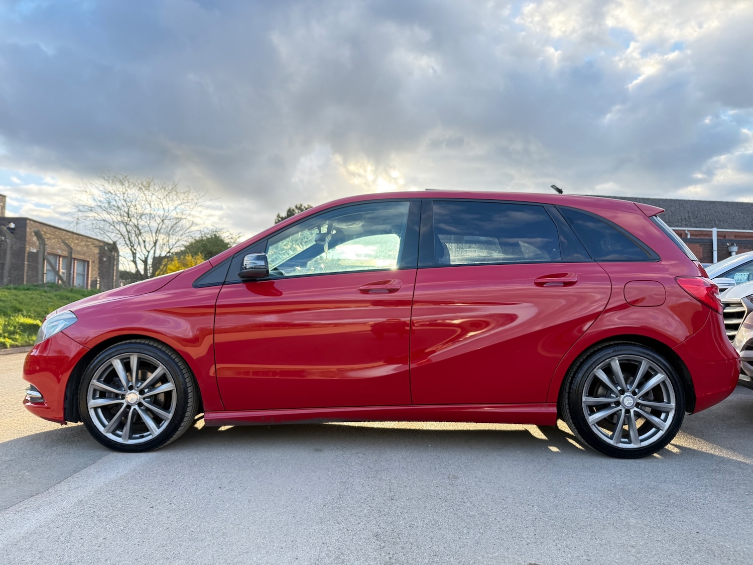 Used Mercedes-Benz B Class 2014 for sale - 78084672: Photo 4